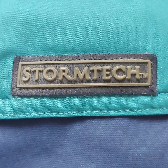 GENTLY USED STORMTECH WIND BREAKER, LARGE!!! - Picture 3 of 6